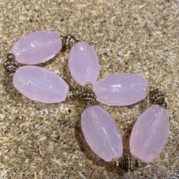 Elegant Pink and Gold Beaded Bracelet - Picture 3 of 3